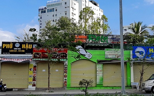 Nhiều cửa hiệu ở phố biển Nha Trang vắng bóng du khách Trung Quốc