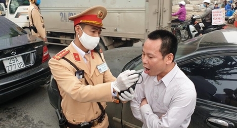 Tài xế vi phạm nồng độ cồn "khủng" gây TNGT trên đường Kim Mã