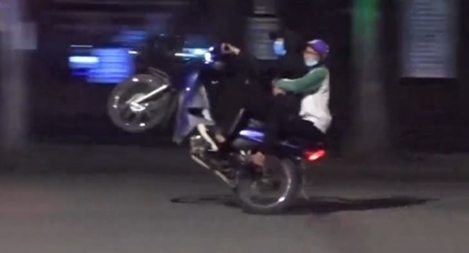 Cảnh sát hình sự truy tìm nhóm quái xế đua xe quanh hồ Hoàn Kiếm