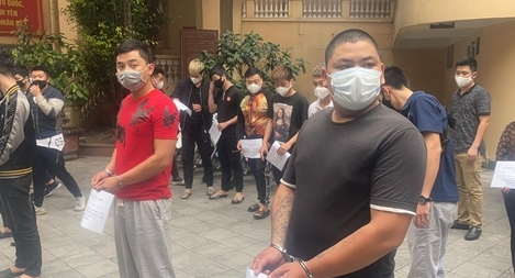 Tạm giữ 15 đối tượng, khởi tố vụ Gây rối trật tự công cộng tại hồ Hoàn Kiếm 