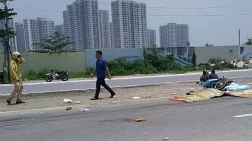 Va chạm với xe đầu kéo, 2 mẹ con nữ công nhân tử vong 