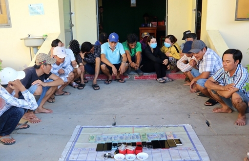 Nhiều vụ lắc tài xỉu bị triệt phá, thu giữ hơn 700 triệu đồng