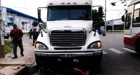 Xử phạt đoàn xe “vua” gần 550 triệu đồng