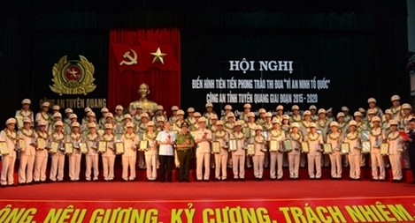 CA Tuyên Quang biểu dương nhiều điển hình tiên tiến trong phong trào thi đua