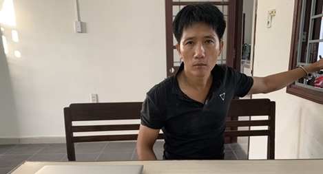 Thu giữ cả chục chiếc điện thoại trong người kẻ trộm