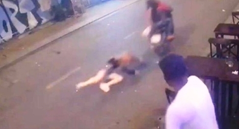 Nhảy kênh trốn sau khi kéo lê cô gái cướp túi xách ở phố tây Bùi Viện