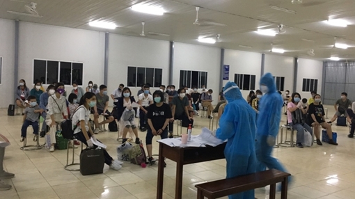 Cách ly 283 công dân Việt Nam về từ Úc 