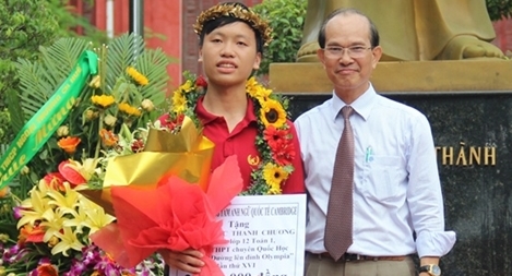 Huế Vinh danh quán quân Đường lên đỉnh Olympia 2016
