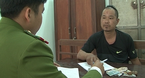 Mang lệnh truy nã vẫn 'tụ tập giang hồ' đi bảo kê và đòi nợ thuê