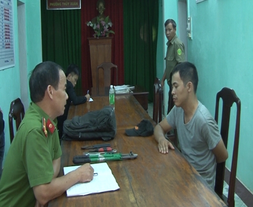 Bắt siêu trộm chuyên cắt song cửa "khoắng" tài sản nhà dân