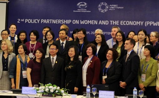 Phụ nữ có nhiều đóng góp quan trọng trong phát triển kinh tế của APEC