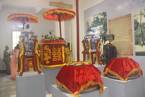 Lễ cưới cổ truyền xứ Huế qua những hiện vật, tư liệu quý