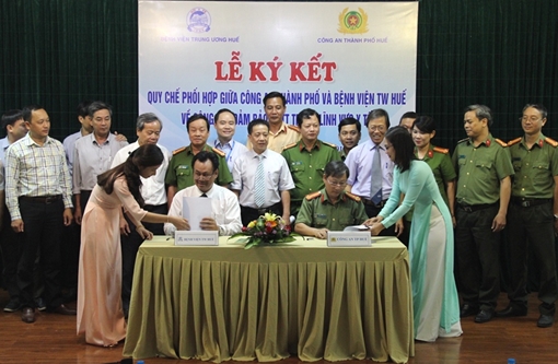 Công an TP Huế ký kết quy chế phối hợp đảm bảo ANTT trong lĩnh vực y tế