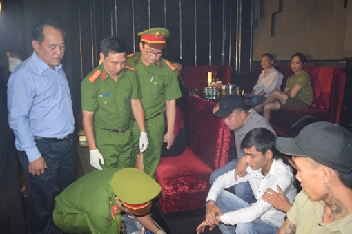 50 thanh niên dương tính ma tuý trong quán bar ở Huế