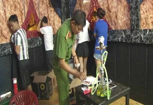 Ăn chơi thác loạn, 25 thanh niên thuê nhà nghỉ chơi ma túy