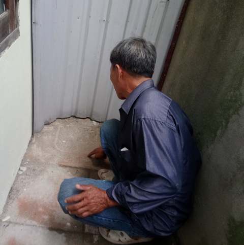 Bé gái sơ sinh bị bỏ rơi bên góc nhà chùa