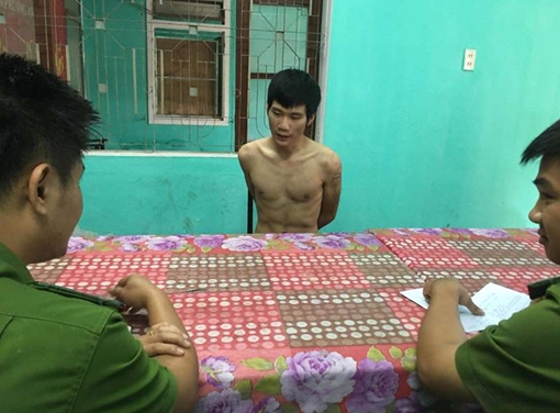 Khống chế kẻ ngáo đá xông vào nhà dân đòi đập phá tài sản