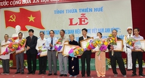 Thừa Thiên- Huế tặng, truy tặng danh hiệu Bà mẹ Việt Nam cho 21 mẹ