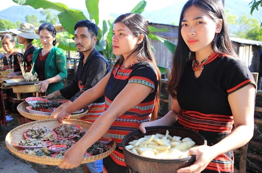 Độc đáo Lễ hội Tết cơm mới của đồng bào Pa Cô ở vùng cao A Lưới