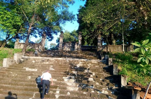 Một Chủ tịch Phường bị cách chức do sai phạm về đất đai