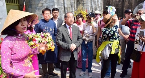 Thừa Thiên – Huế đón đoàn khách quốc tế “xông đất” đầu năm mới