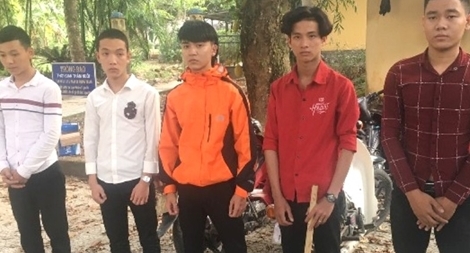 Làm rõ nhóm đối tượng dùng hung khí chặn xe trong hầm Phước Tượng