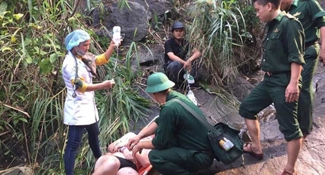 Kịp thời cứu du khách người Anh gặp nạn khi phượt đèo Hải Vân