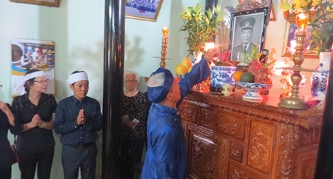 Người dân quê nhà bùi ngùi viếng Đại tướng Lê Đức Anh