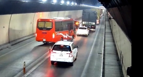 Những hiểm họa trong hầm Hải Vân do tài xế vượt ẩu