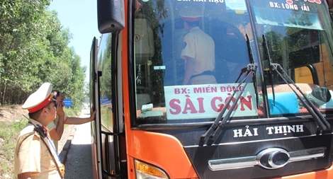 CSGT Thừa Thiên Huế phát hiện hơn 120 trường hợp vi phạm trật tự ATGT