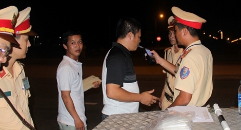 Công an TP Huế phát hiện, xử lý hơn 1.400 trường hợp vi phạm trật tự ATGT