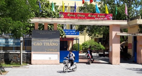 Thầy thể dục có hành vi khiếm nhã với nữ sinh lớp 10 bị kỷ luật cảnh cáo