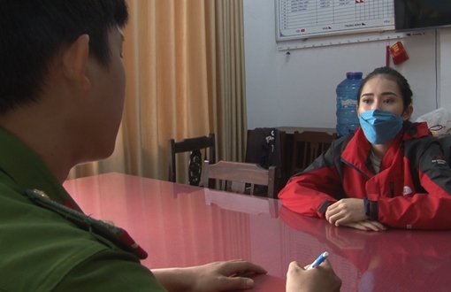 ‘Kiều nữ’ tàng trữ hàng chục túi ni lon chứa lượng lớn ma túy