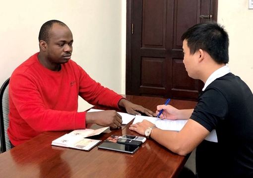Khóa tay 7 đối tượng người Nigeria lừa đảo hơn 120 tỷ đồng qua mạng