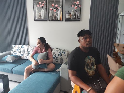 Thêm nhiều “quý bà” sập bẫy lừa đảo của nhóm người Nigeria 