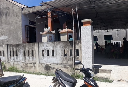 Dùng kéo đâm người cùng thôn tử vong sau cãi vã