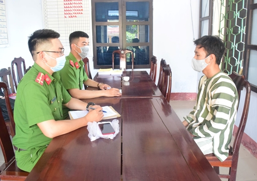 Táo tợn cướp giật tài sản trong đêm khuya