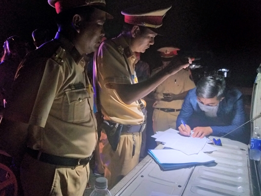 Xử lý nghiêm tài xế xe ké chở khách từ Huế vào Đà Nẵng