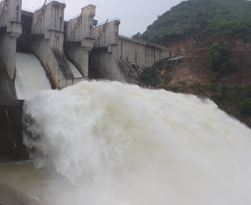 Mưa lớn, nhiều hồ thủy điện ở Thừa Thiên Huế điều tiết xả nước