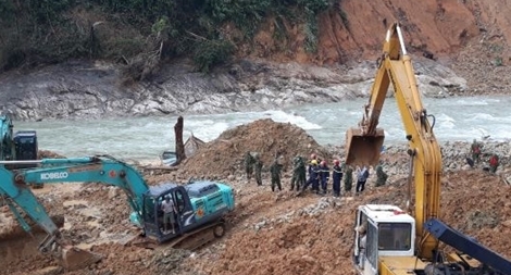 Nối lại hoạt động tìm kiếm nạn nhân ở thủy điện Rào Trăng 3