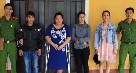 Khởi tố thêm 2 đối tượng trong vụ đánh ghen tung clip lên mạng