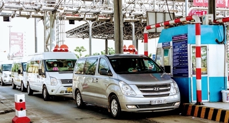 Phương tiện lưu thông qua hầm Hải Vân tăng cao trong dịp nghỉ lễ