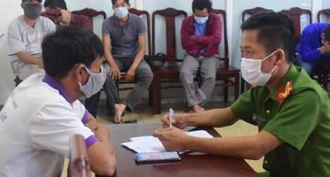 Triệt xóa tụ điểm cá độ bóng đá núp bóng quán cà phê