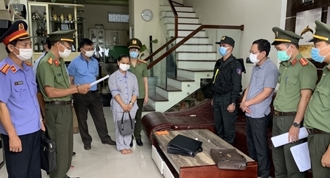 Bắt Chánh văn phòng Cảng hàng không Phú Bài vì chiếm đoạt 5 tỷ đồng