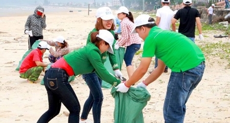  Carlsberg Việt Nam chung tay làm đẹp bãi biển 6 tỉnh miền Trung