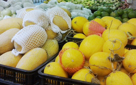 Dưa vàng Trung Quốc lập lờ gắn mác hàng Việt