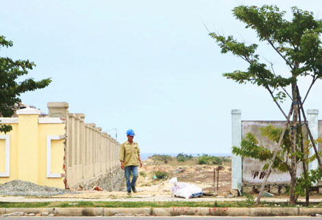 Nhiều resort Đà Nẵng chậm mở lối xuống bãi biển cho dân