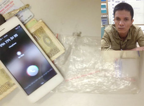 Nửa đêm mang ma túy đá và dùi cui điện đi dạo phố