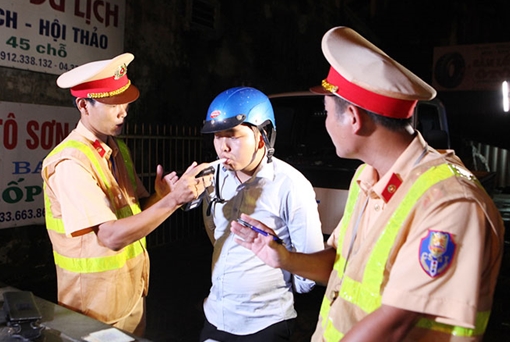 Nỗi lo “ma men” cầm lái