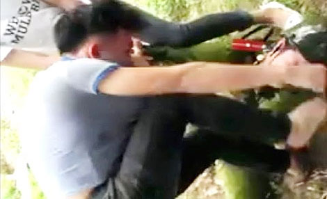 Nửa đêm, côn đồ vác dao đến nhà riêng trưởng công an xã đâm chém